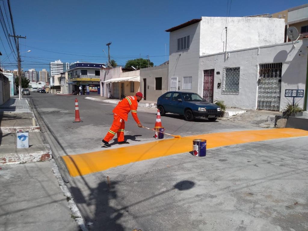 SMTT fez a pintura de mais de 520 sinalizações de trânsito em toda a capital este ano - SMTT Aracaju